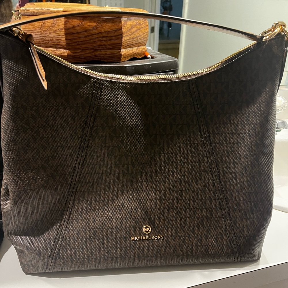 Michael Kors hobo.